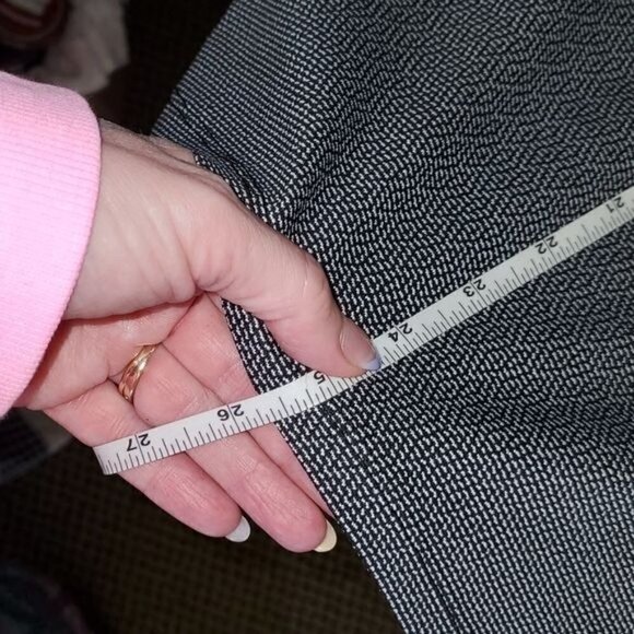 LAST CHANCE Under Armour Graphic Logo Sz M V-neck Gray Short Sleeve Pullover Top - Picture 8 of 9